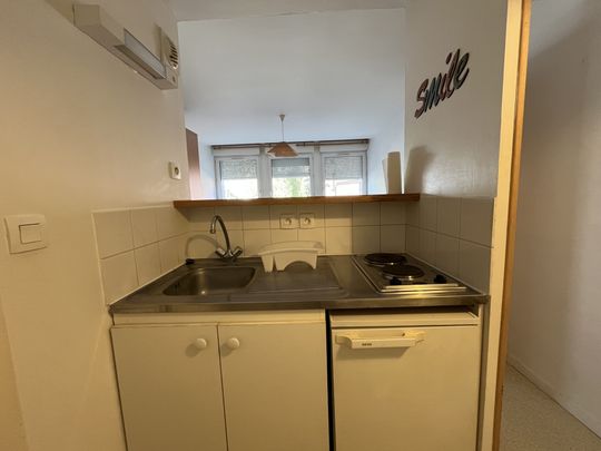 STUDIO - 1er étage - meublé - 23m2 - rue Fernel - Photo 1