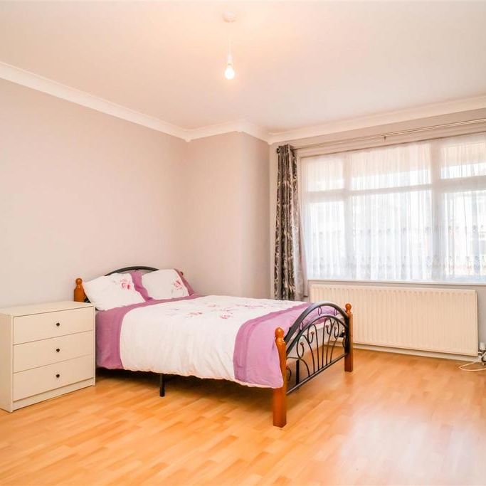 1 bedroom in a house share to rent - Photo 1
