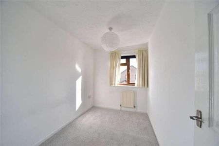 Robin Close, Mildenhall, Bury St. Edmunds, Suffolk, IP28 - Photo 3