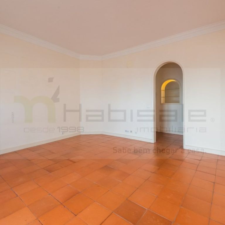 3 room luxury Apartment for rent in Cascais e Estoril, Portugal - Photo 1
