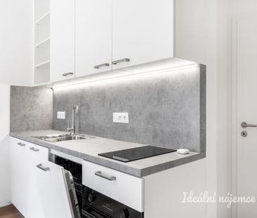 Pronájem bytu 1+kk 22 m2 - Photo 1