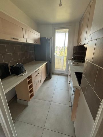 Location Appartement 4 pièces 73m² MARIGNANE 13700 - Photo 5