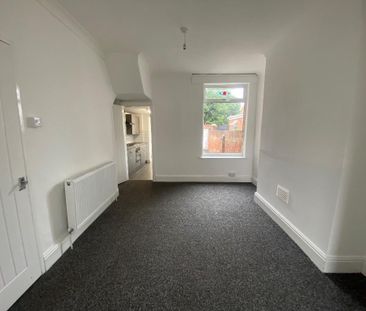 2 Bedroom End Terraced House To Rent - Photo 3