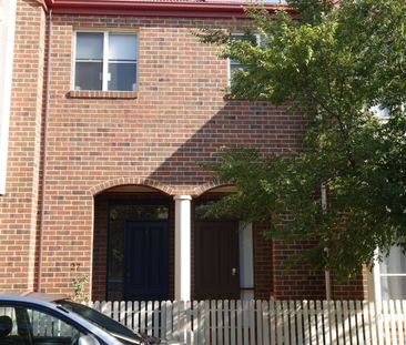 29 Speakmen Street, Kensington VIC 3031 - Photo 4
