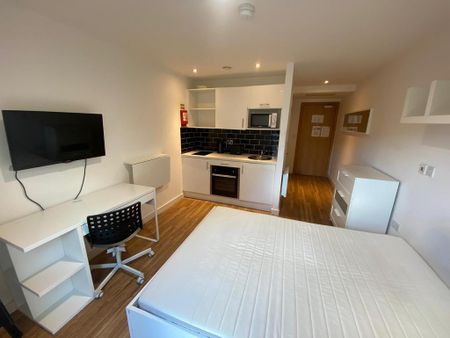 Studio to rent - Photo 2