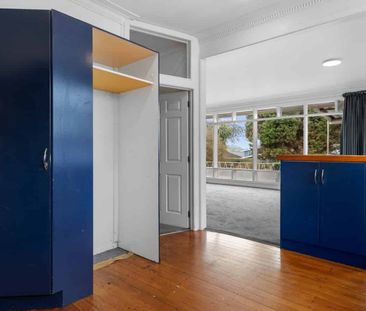 Spacious 3 bedroom home in Glenholme - Photo 1