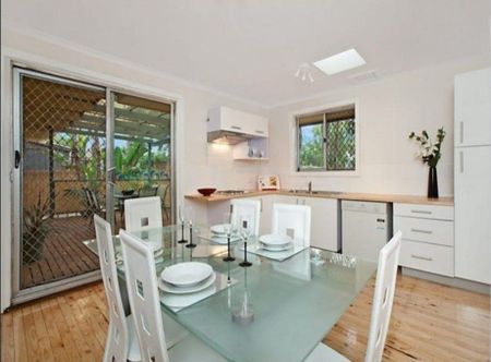 Space, Comfort & Convenience on a Generous Block - Photo 4