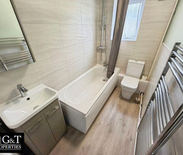 3 bedroom flat to rent - Photo 6