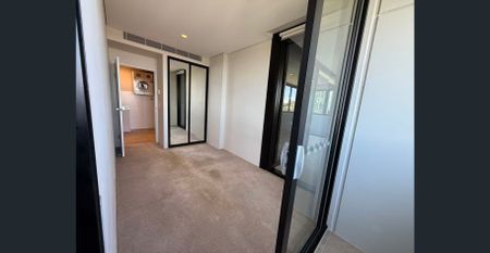 Modern 3-Bedroom Apartment in Prime Eastwood Location - Photo 5