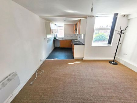 3 bedroom flat to rent - Photo 2