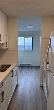 2-Bedroom Fully Renovated close to SkyTrain (Lougheed) - Photo 1