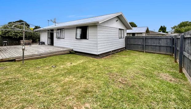 Papakura, 3 bedrooms - Photo 1