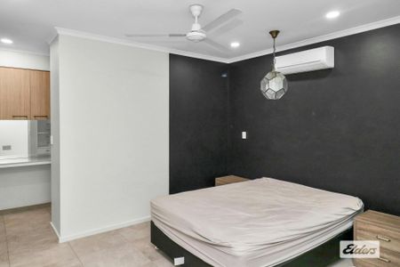 Spacious 4 Bedroom Family Home + Office in Quiet Cul-de-Sac - Photo 5