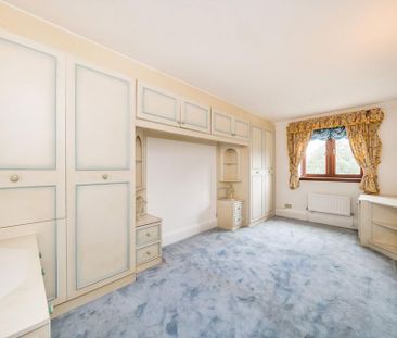 3 bedroom flat to rent - Photo 4