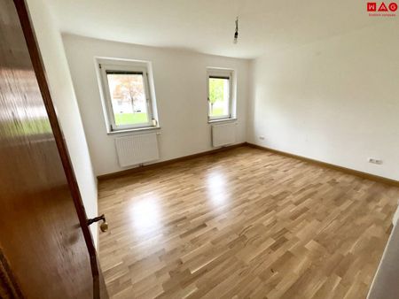 Wohnen mit Charme! Ruhige 3-Zimmer-Erdgeschosswohnung in Steyr-Münichholz mit Grünblick, hellem Wohnbereich & stilvollem Ambiente – perfekt für alle, die das Besondere lieben! - Photo 3