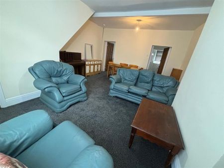 4 bedroom terraced house to rent - Photo 5