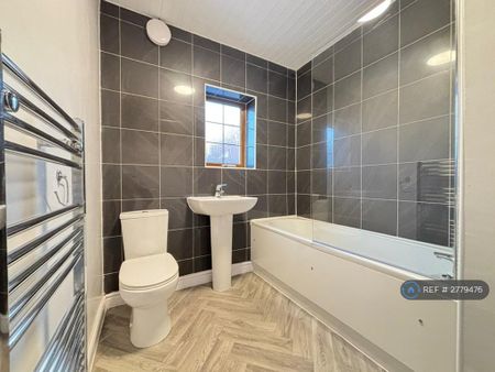 2 bedroom terraced house to rent - Photo 3