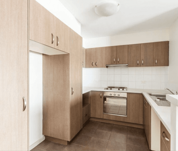 EASY LIVING! - Photo 1