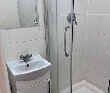 Studio to rent - Photo 6
