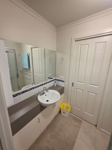 2 BEDROOM TOWNHOUSE IN QUIET COMPLEX - Photo 5