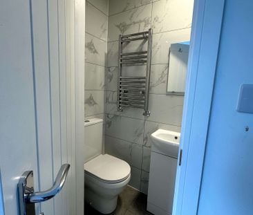 Stunning Room with Private En-Suite – Just 5 Minutes from Watford G... - Photo 3