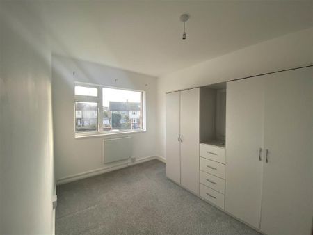 3 bedroom apartment to rent - Photo 2