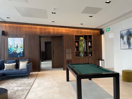 1 Bed Flat, Landmark Pinnacle, E14 - Photo 2