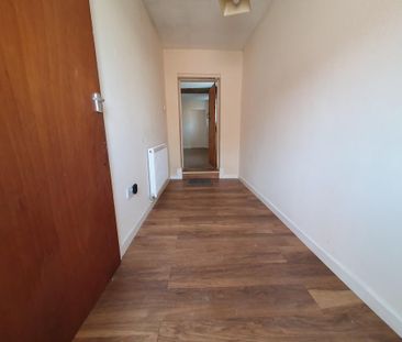 2 bedroom semi-detached house to rent - Photo 5