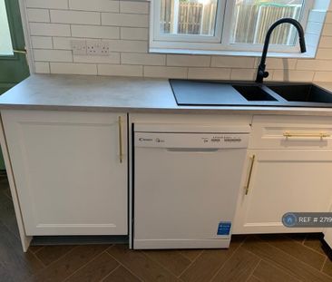 2 bedroom semi-detached house to rent - Photo 6