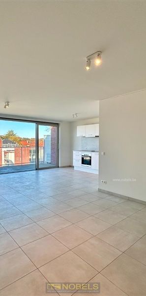 Te huur, energiezuinig 1 slaapkamer appartement met terras en kelder te Ronse - Photo 1