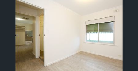 WELL POSITIONED TWO BEDROOM HOMETTE - Photo 2