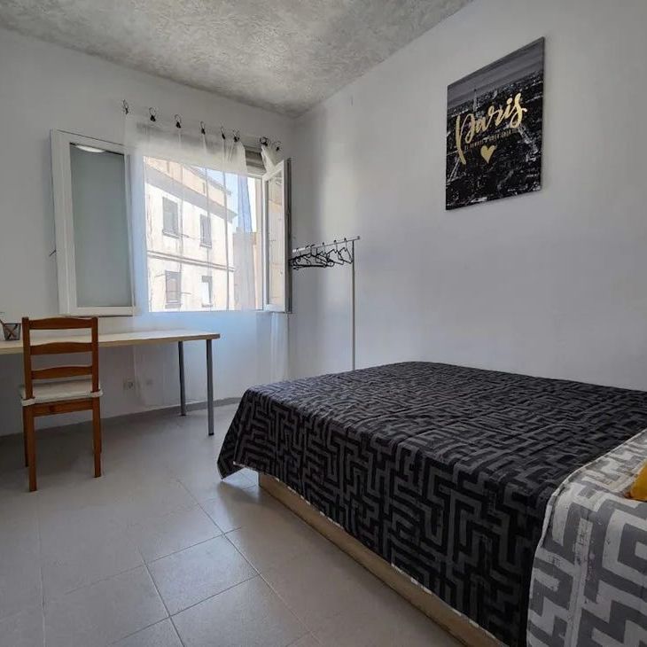 Carrer Sants Just i Pastor, Valencia, Valencian Community 46022 - Photo 1