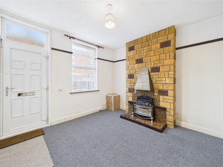 2 bedroom Terraced House to rent - Photo 3