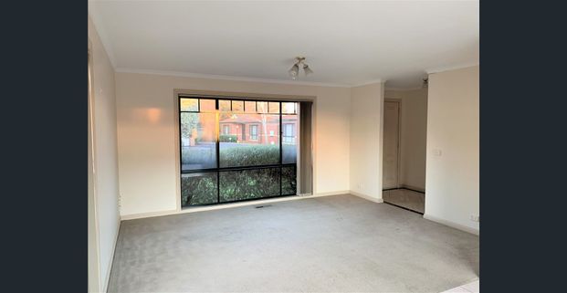 Spacious Two-Bedroom Unit in the Heart of Wantirna - Photo 1