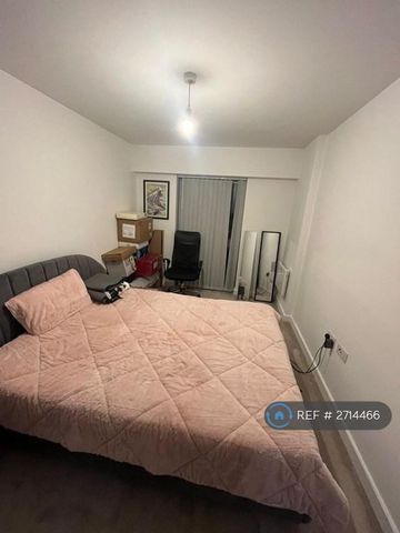 2 bedroom flat to rent - Photo 4