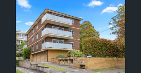 Bright and spacious apartment in quiet central setting - Photo 5