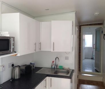 Studio to rent - Photo 5