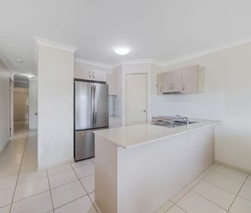 Low-Maintenance Modern Living in a Quiet Narangba Pocket - Photo 3