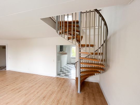 Skøn og hyggelig 3-værelses lejlighed med hems - Photo 1