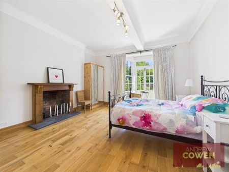 3 bedroom flat to rent - Photo 4