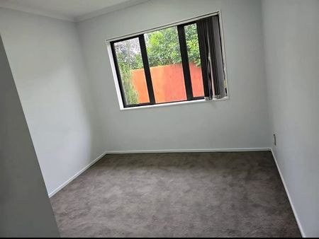 Charming 2BR Flat in Mangere, Auckland - Photo 3