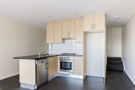 Two level apartment steps to Darling Street - Photo 4