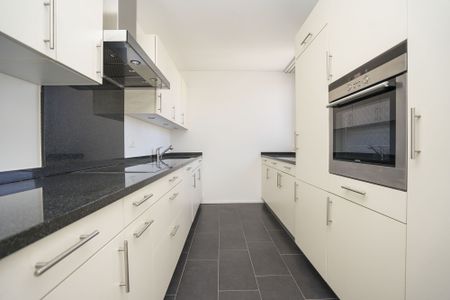 light-flooded, modern apartment in a great location in Thun - Foto 4