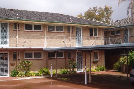 Convenient, Comfortable & Pet Friendly Living - Photo 2