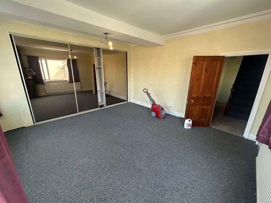 North Road, WIRRAL, CH48 - Photo 1