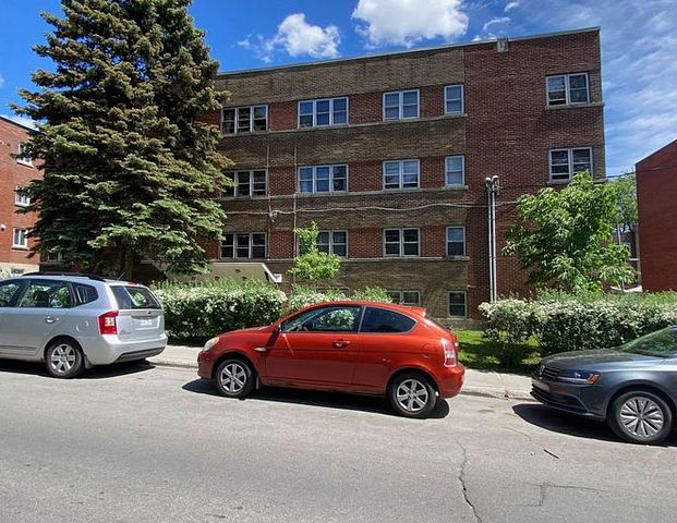 4720 Ave St-Kevin | 4720 Ave St-Kevin, Montreal - Photo 1