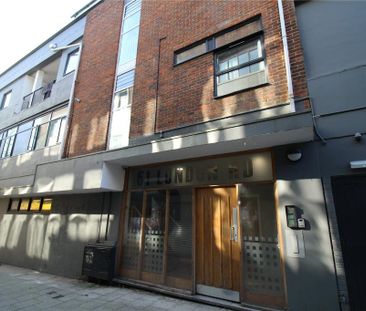 4 bedroom flat to rent - Photo 1