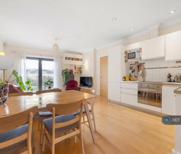 2 bedroom flat to rent - Photo 3