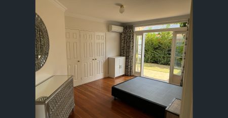 Beach side living - Photo 2