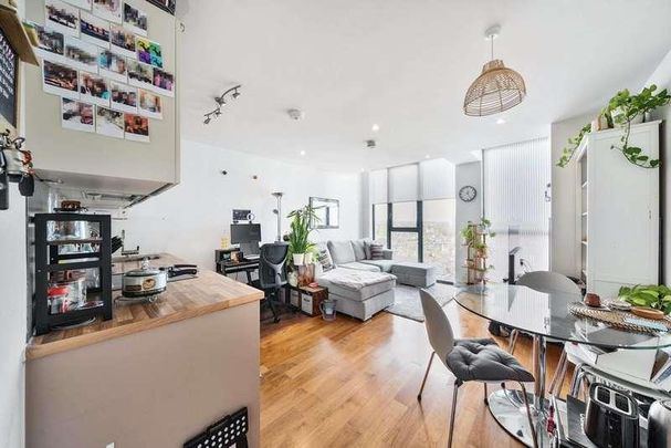 Masons Avenue, Croydon, CR0 - Photo 1